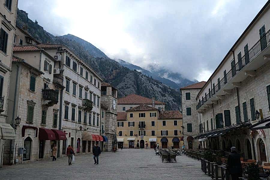 Çukurova Çıkışlı Kosovalı Büyük Balkanlar Turu AJet ile Extra Turlar ve Akşam Yemekleri Dahil 7 Gece SKP-TZL